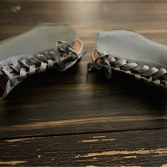 Calling all small feet! Cute Lace Up Peep Toe Heel. Gently Used. - Picture 4 of 4